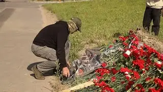 Prigozhin supporters pay tribute to Wagner chief