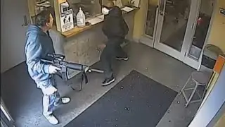 New York security guard caught on video confronting man with AR-15