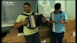 El nuevo pollo del corral!!