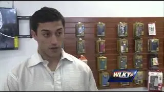 Store owner helps police nab robbers