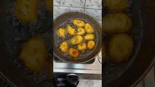 Crispy Vada | Medu Vada  #vada #eveningsnacks #crispy #shorts #foodshorts #indianfood