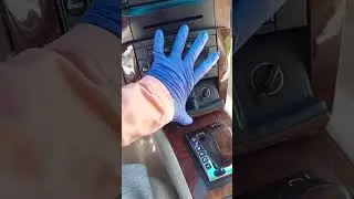 Снятие пепельницы.... (Cadillac SRX и CTS 2004-2006)