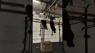 Take TWO - settle the debate&hellip;.who&rsquo;s slow muscle ups is cleaner? #calisthenics #gymcouple #training