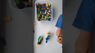 EPIC BLOCK BATTLE BOTS! 🤖 Building & Battling with Toy Blocks