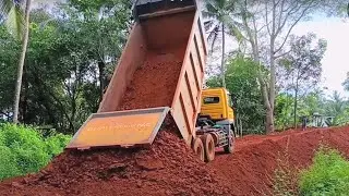 Huge Truck unloading/truck unloading mud/automatic truck unloading/hydrolic unloading/Truck video