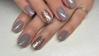 Short acrylic nails