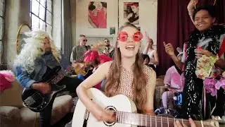 FEE. - Einzimmerwohnung (Offizielles Musikvideo)