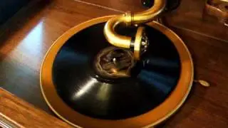Victor Orthophonic Credenza plays - My Baby Just Cares for Me - Ted Weems & His Orchestra 1930