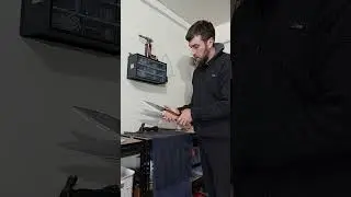 Blade shearing tutorial: Hand positioning