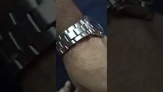 How to wear watch? shorts