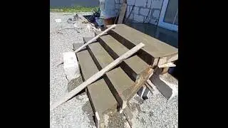 Площадка со ступенями крыльцо в частный дом A platform with steps a porch to a private house