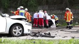 [HEFTIGER FRONTALZUSAMMENSTO&szlig;] 4 Verletzte nach Kurvencrash in Remseck - RTH im Einsatz