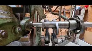 ASMR. Cam on a Hattersley loom.