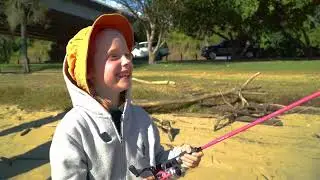 On The Move Caravans Ambassador Scotty Hillier Teaches Kids To Fish
