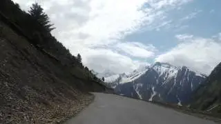 Drive into Sonamarg & start of climb towards Zoji La
