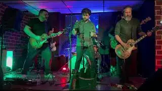 Journey 'Separate Ways' performed by Rocktimes