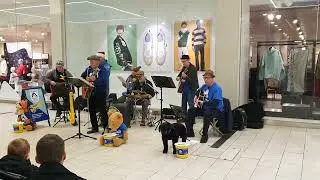Devine Buskers - HELP!