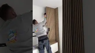 Pose de panneau deco aspect bois avec la colle bernerfix speed #decoration #panneaudeco #panneaubois