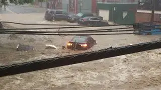 Dramatic video as flash flood strikes Ellicott City in Maryland