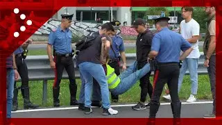 Polizia e Carabinieri rimuovono gli attivisti per il clima dopo il blocco di Viale Fulvio Testi