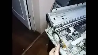 HP Descjet 10, 30, 70, 90, 100, 110, 120, 130 выбрасывает бумагу при включении принтера