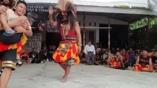 BUJANG GANONG ILHAM & YOSHIKA SOLAH LINCAH KEREN BANGET..
