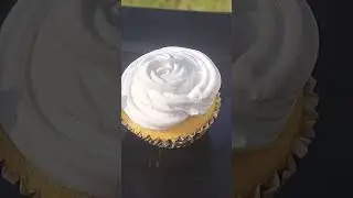 ONLY 33 calorie cupcake #lowcaloriecake #lowcalorie #cake #lowcalorie #lowcal #lowcaloriesnacks
