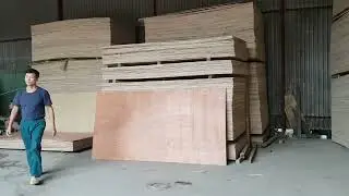 V&aacute;n &eacute;p mỏng một mặt đỏ l&agrave;m v&aacute;ch ngăn tường