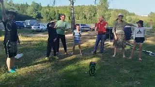 Танцуем и подпеваем песню Иванушек - Тополиный пух! (Иван, Лена, Оля и другие)