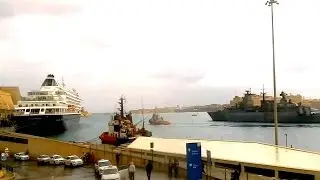 Немецкий фрегат FGS MECKLENBURG-VORPOMMERN F 218 плыл по Grand Harbour как уставшая черепаха :)