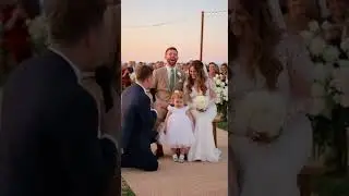 👧📜 На свадьбе своих родителей она объявила правила дома #свадьба #детскаяфотосессия #короткийвиру...