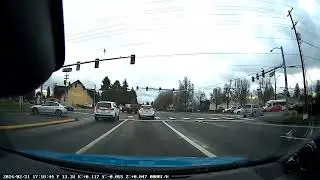 BMW makes a u-turn from the right hand lane no blinker