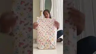 Gift wrapping timelapse