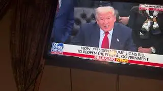 Donald j Trump signs bill to reopen the government 