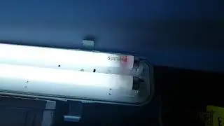 Eol  fluorescent tube t8 18W philips snow white. Neon 18W se arde &icirc;n direct.