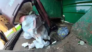 Waste Management Autocar/Mcneilus manual sideloader garbage truck 3