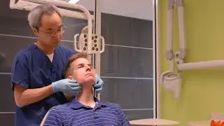 Dr. Samson Ng Using the VELscope Vx