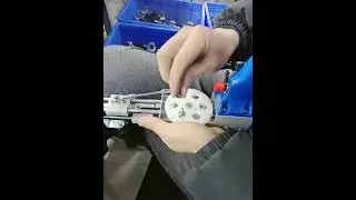 How to install the bolt on the wheel of tufting gun