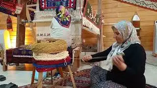 Adına festival düzenlenen Eşme kilimi eski günlerine dönüyor
