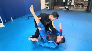 BJJ guard pass from Dela Riva to headquarters 