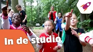 DIT ZIJN ONZE NIEUWE LIEDJES! (Vlog 108) - Kinderen voor Kinderen