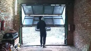 Гараашийн хаалга