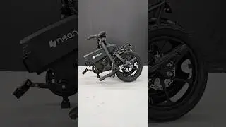 neon Citi, it's made for the urbanites. ⚡️🚲🏙🌃 #neonciti #electricbicycle