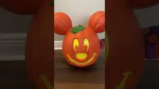 Walt Disney World Parks Large Mickey Mouse Pumpkin Outdoor Halloween Decor