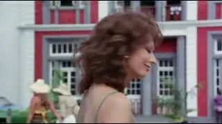 Sophia Loren chase scene&mdash;