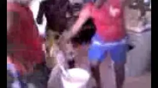 Mc Tony da Nogueira - No ritimo das favelas as novinha passa mal ♪