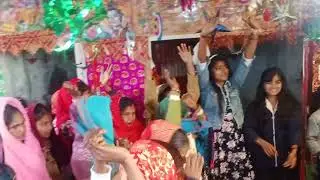 टिकर कला में भक्तों की भारी भीड़ सभी भक्तों को राधेराधे 7088686336