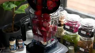 Blending Goodness: How Frontier Co-op&reg; Elevates Your Daily Smoothie Bowl