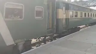 41 up Karakorum exp crossing Malir station with sensational track sound 