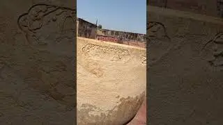 Jahangir&rsquo;s Giant Bath Tub at Agra Fort